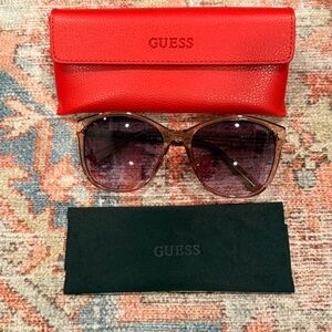 GUESS Sunglasses with case and cloth (BRAND NEW)